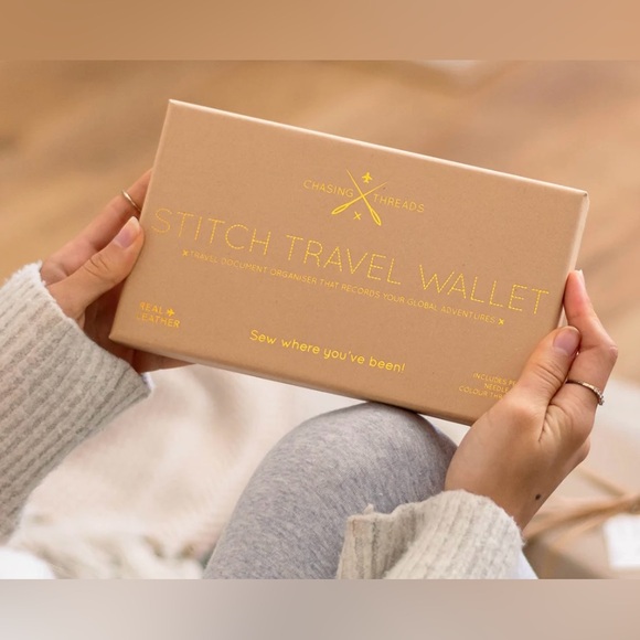 NWT NIB Stitch Where You'Ve Been Travel Leather Wallet By Chasing Threads w/ Pen - Picture 5 of 5